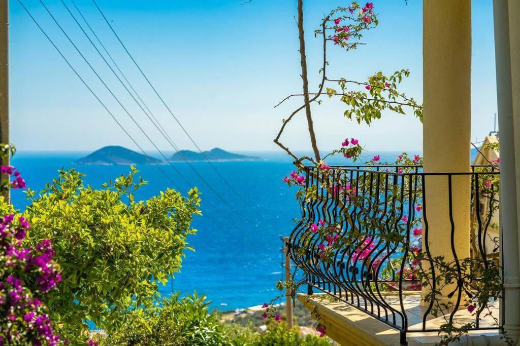 Azure Apartment With Sea View In Kalkan Exterior foto